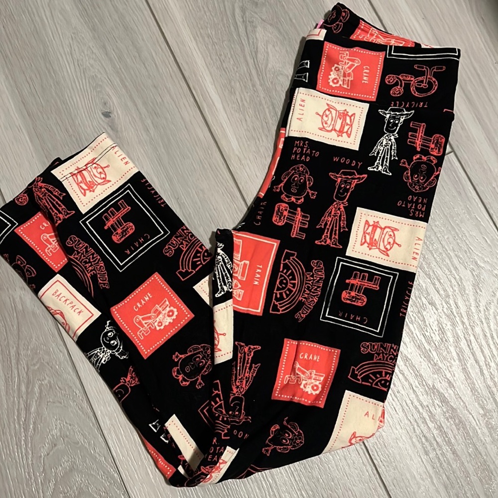 Lularoe Toy Story Leggings